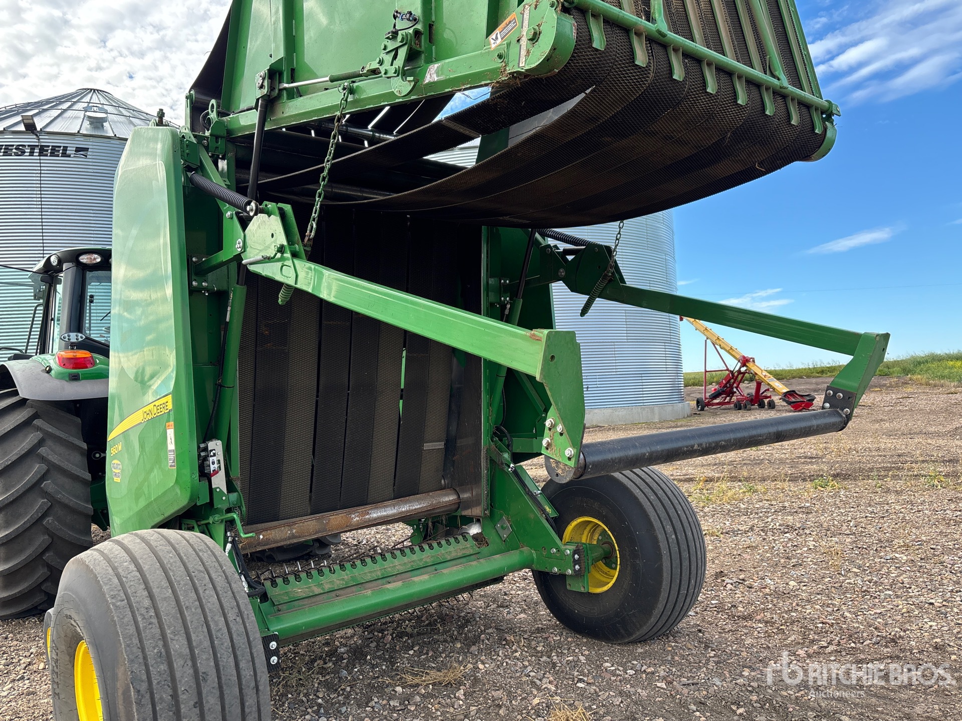 2021 John Deere 560M