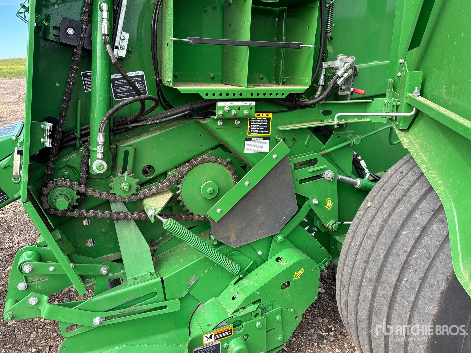 2021 John Deere 560M