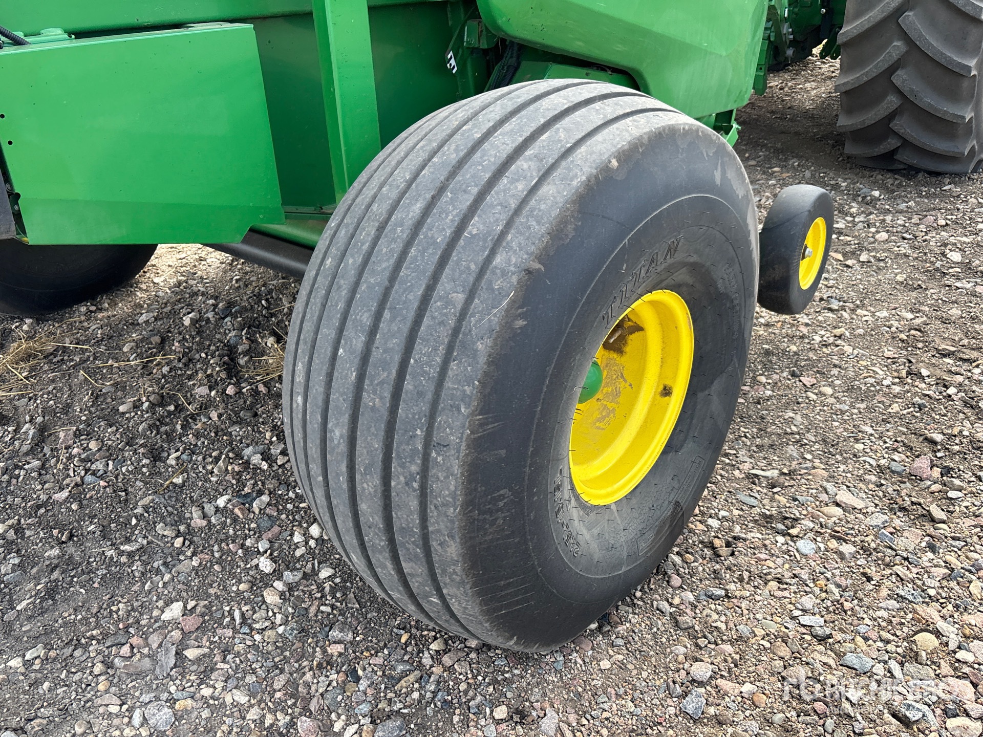 2021 John Deere 560M