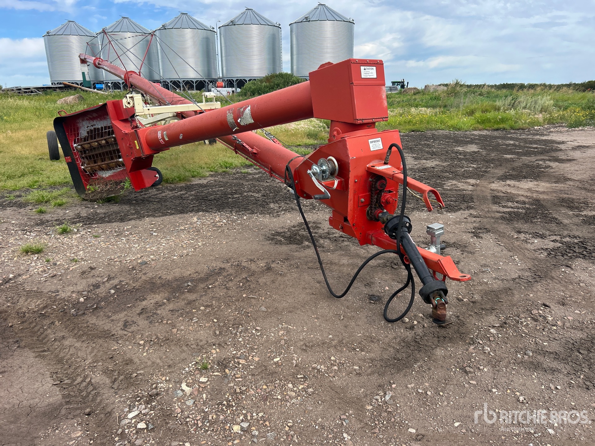 2002 Farm King 1070