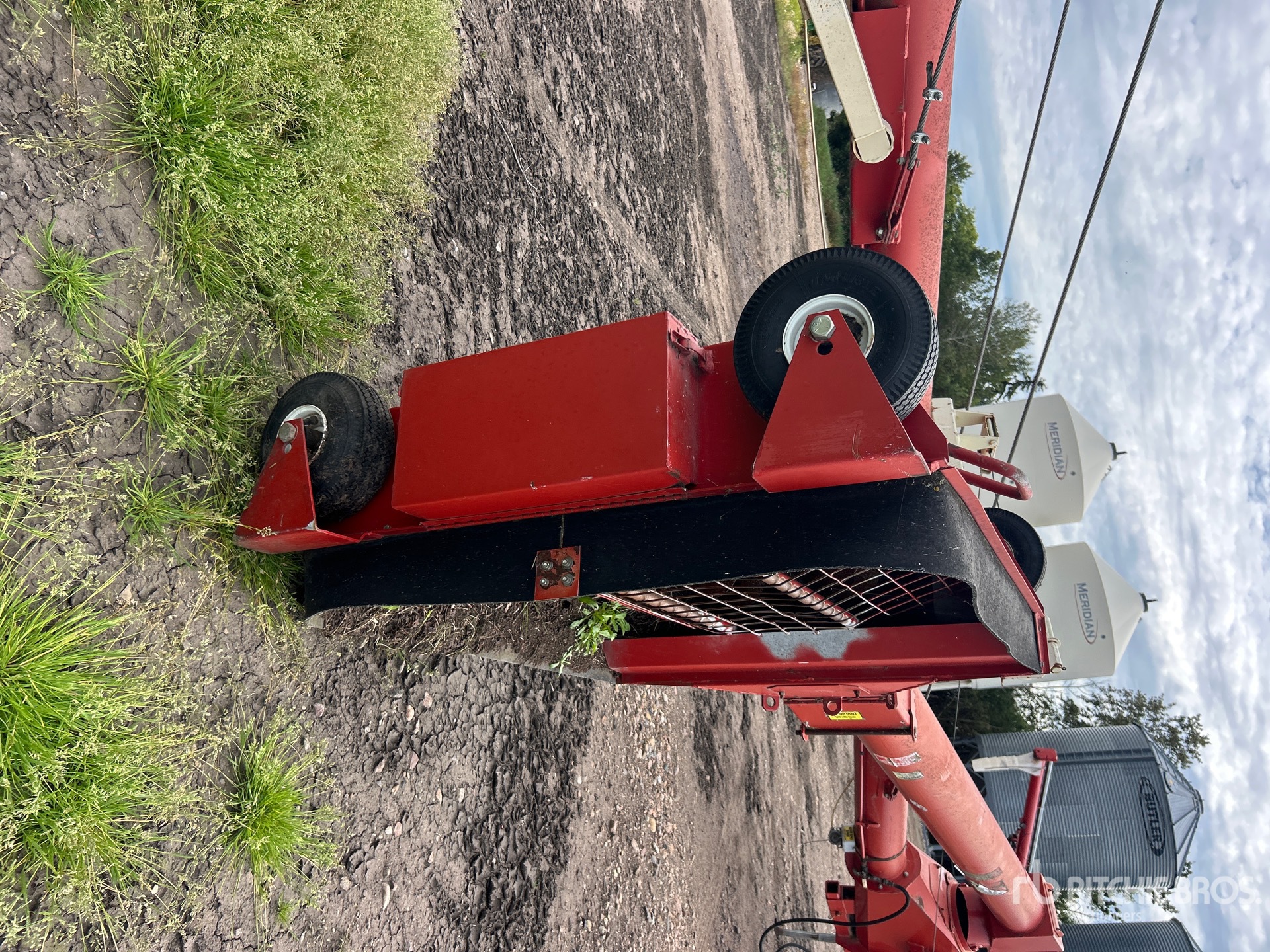 2002 Farm King 1070