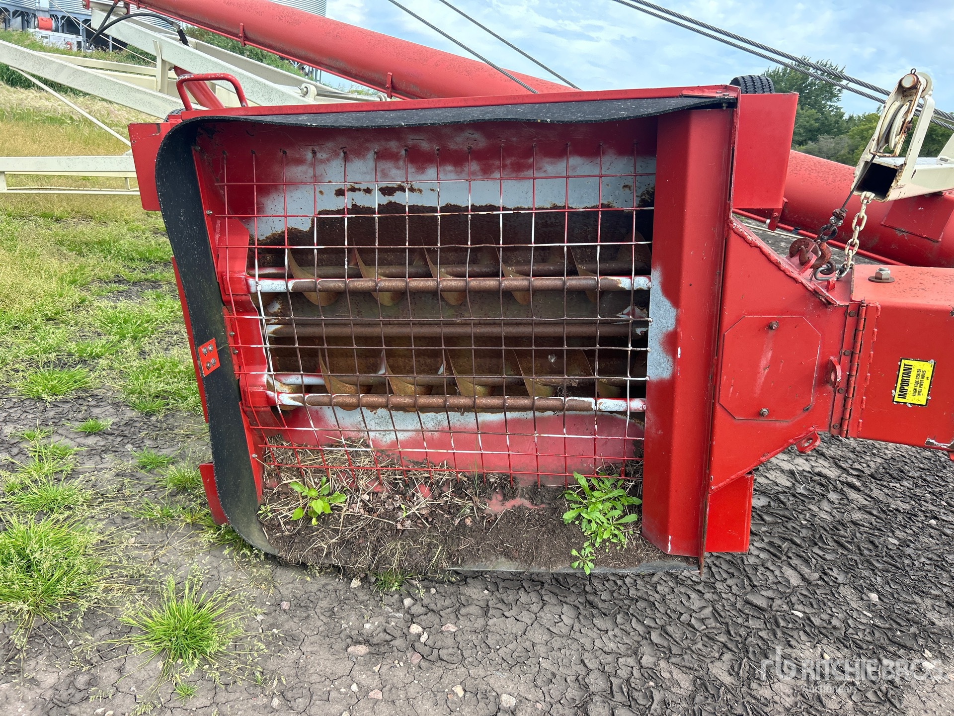 2002 Farm King 1070