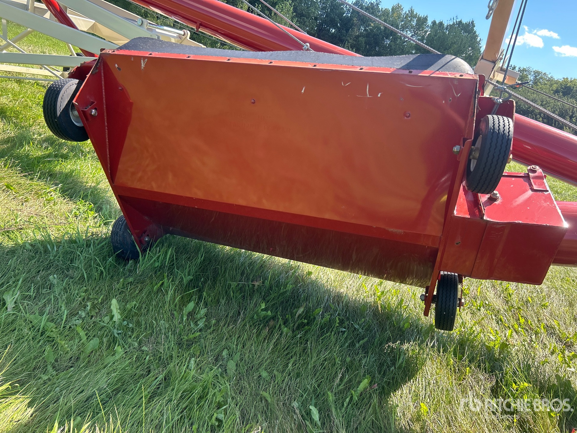 2016 Farm King 1070
