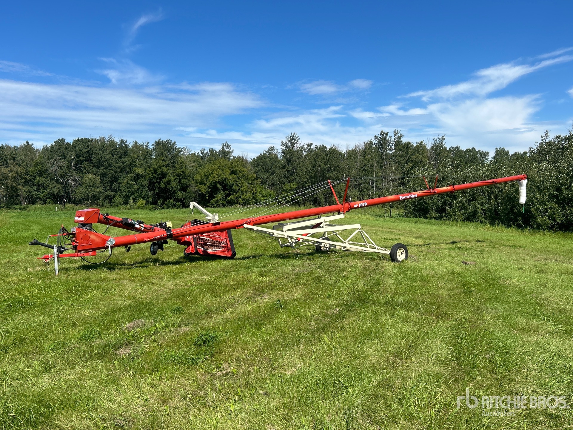 Photo of 2016 Farm King 1070