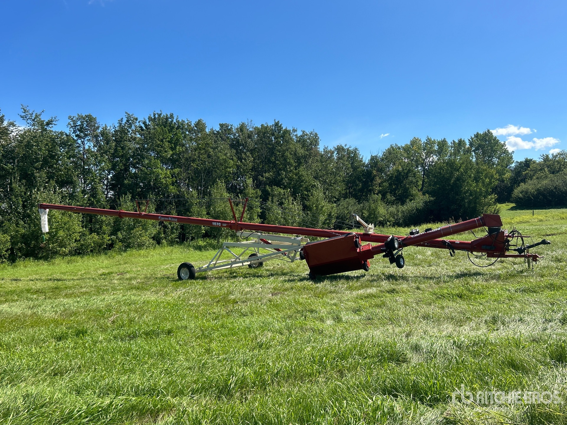 2016 Farm King 1070