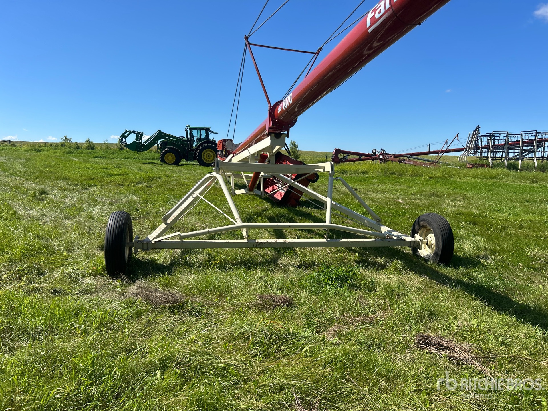 2016 Farm King 1070