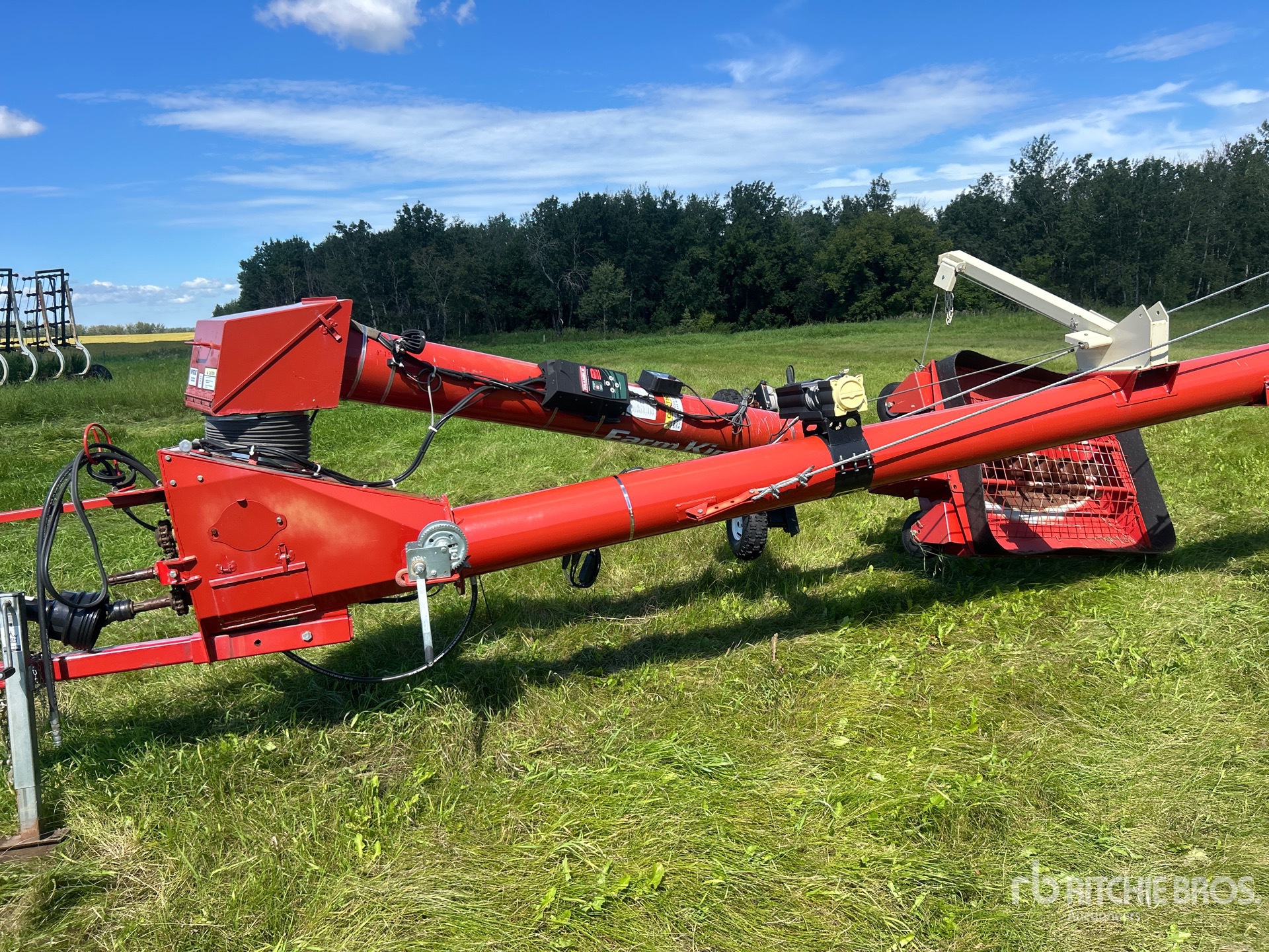 2016 Farm King 1070