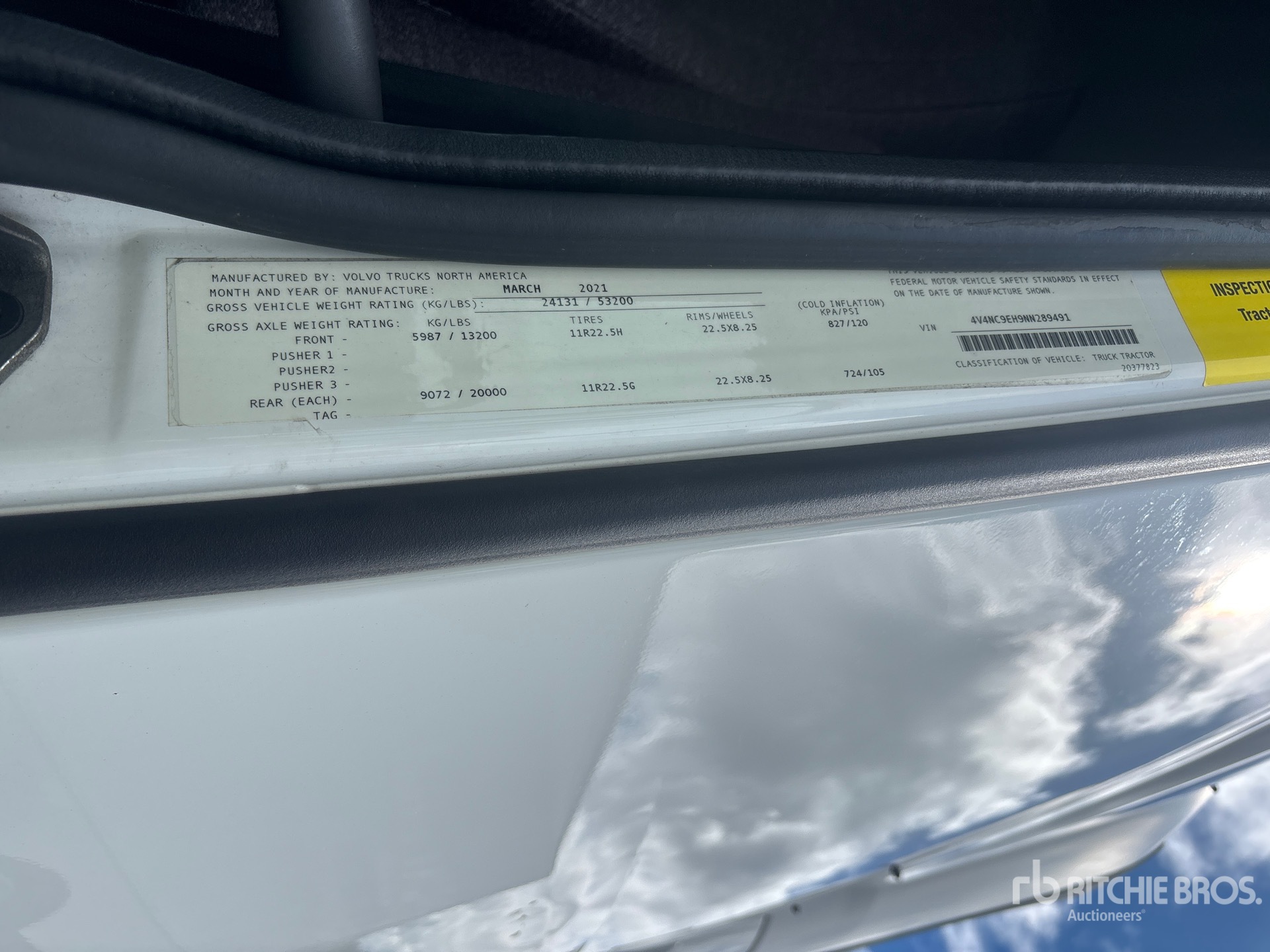 2022 Volvo VNL760