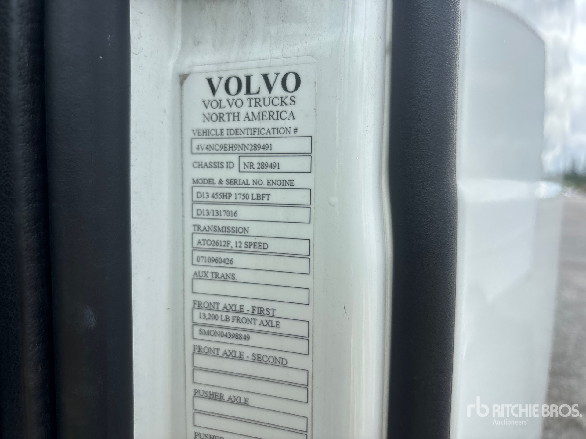 2022 Volvo VNL760