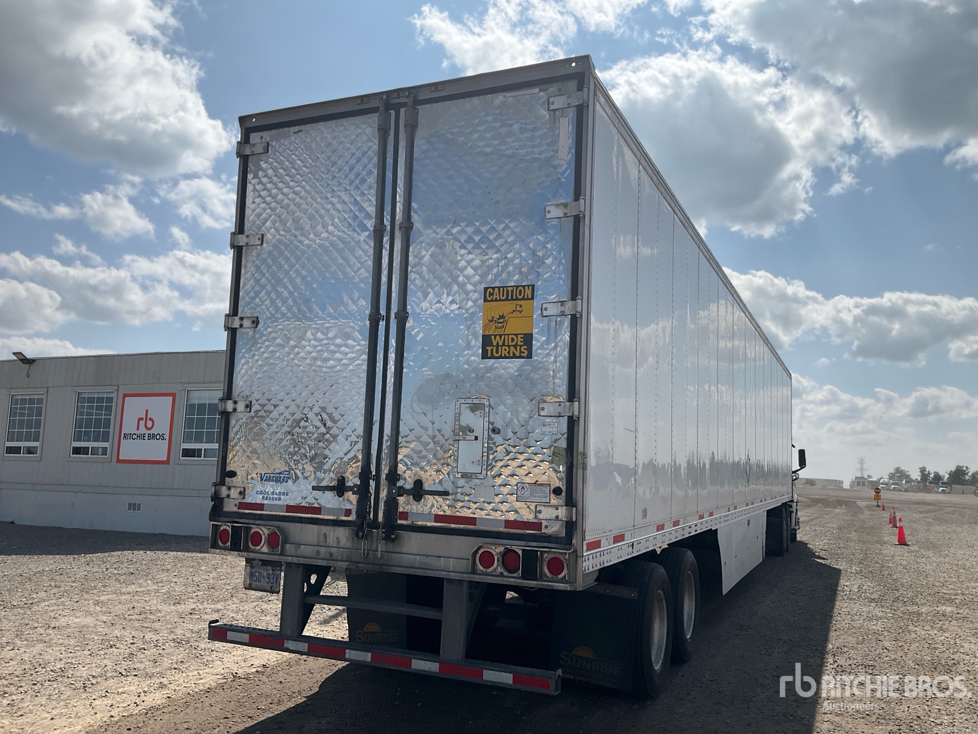 2011 Vanguard CR8000B