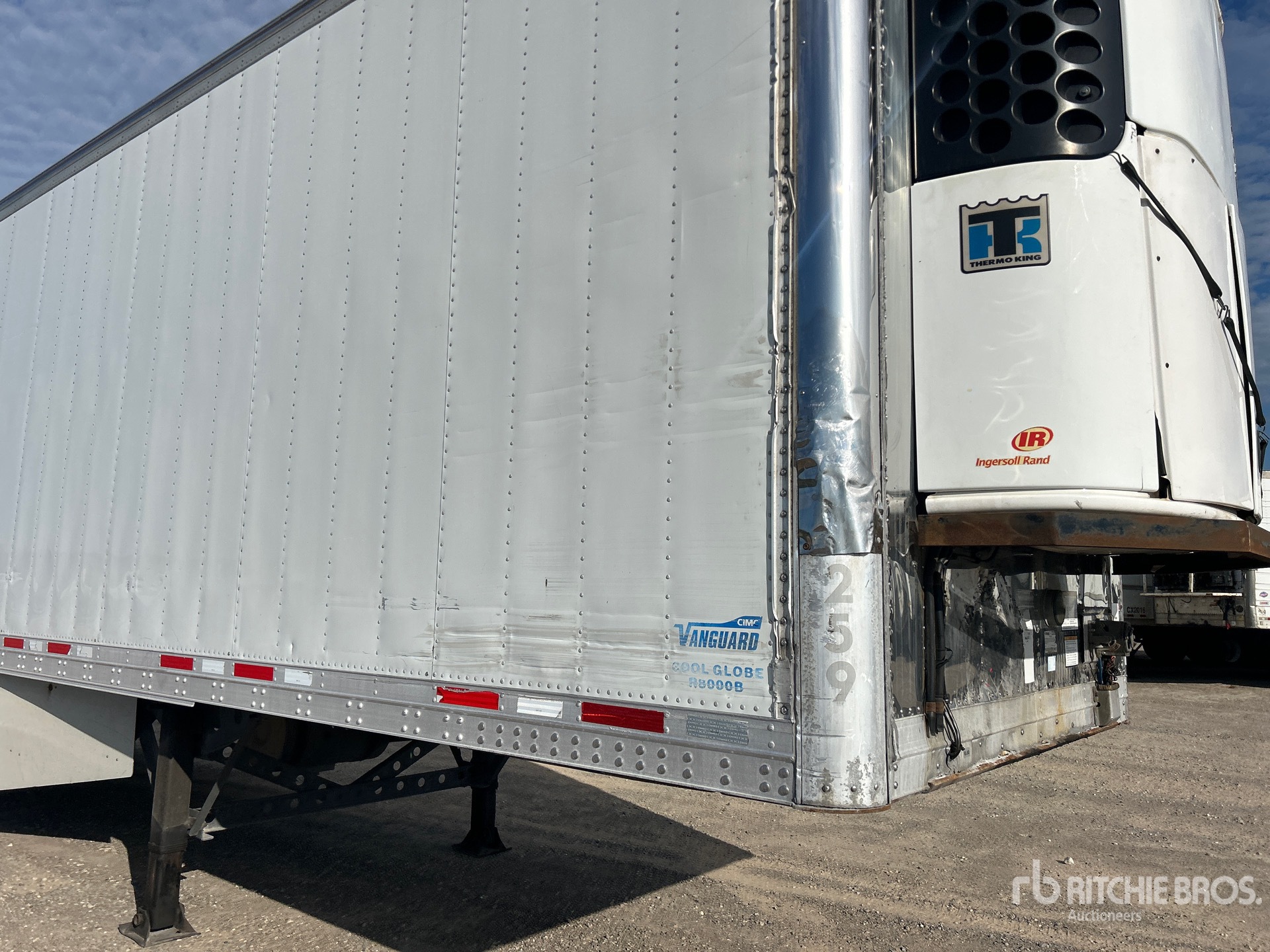 2011 Vanguard CR8000B