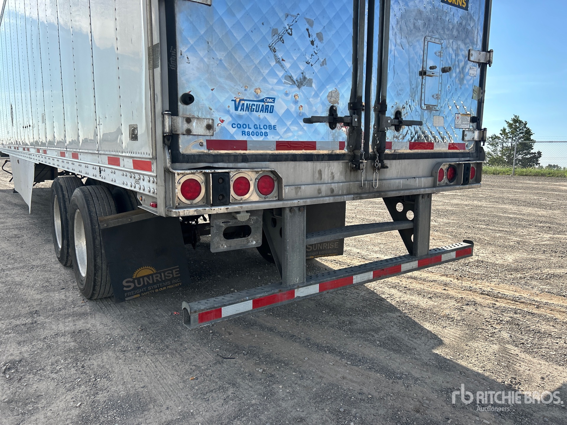 2011 Vanguard CR8000B