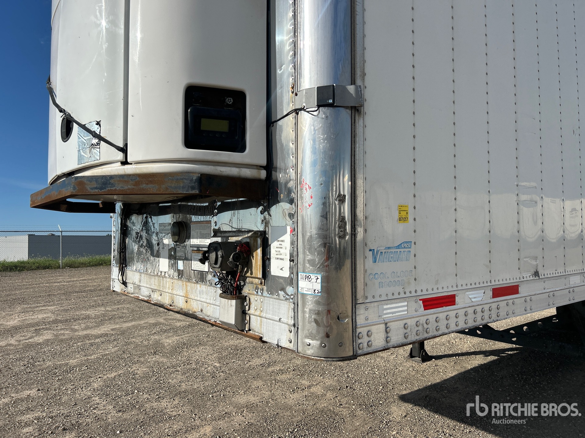 2011 Vanguard CR8000B