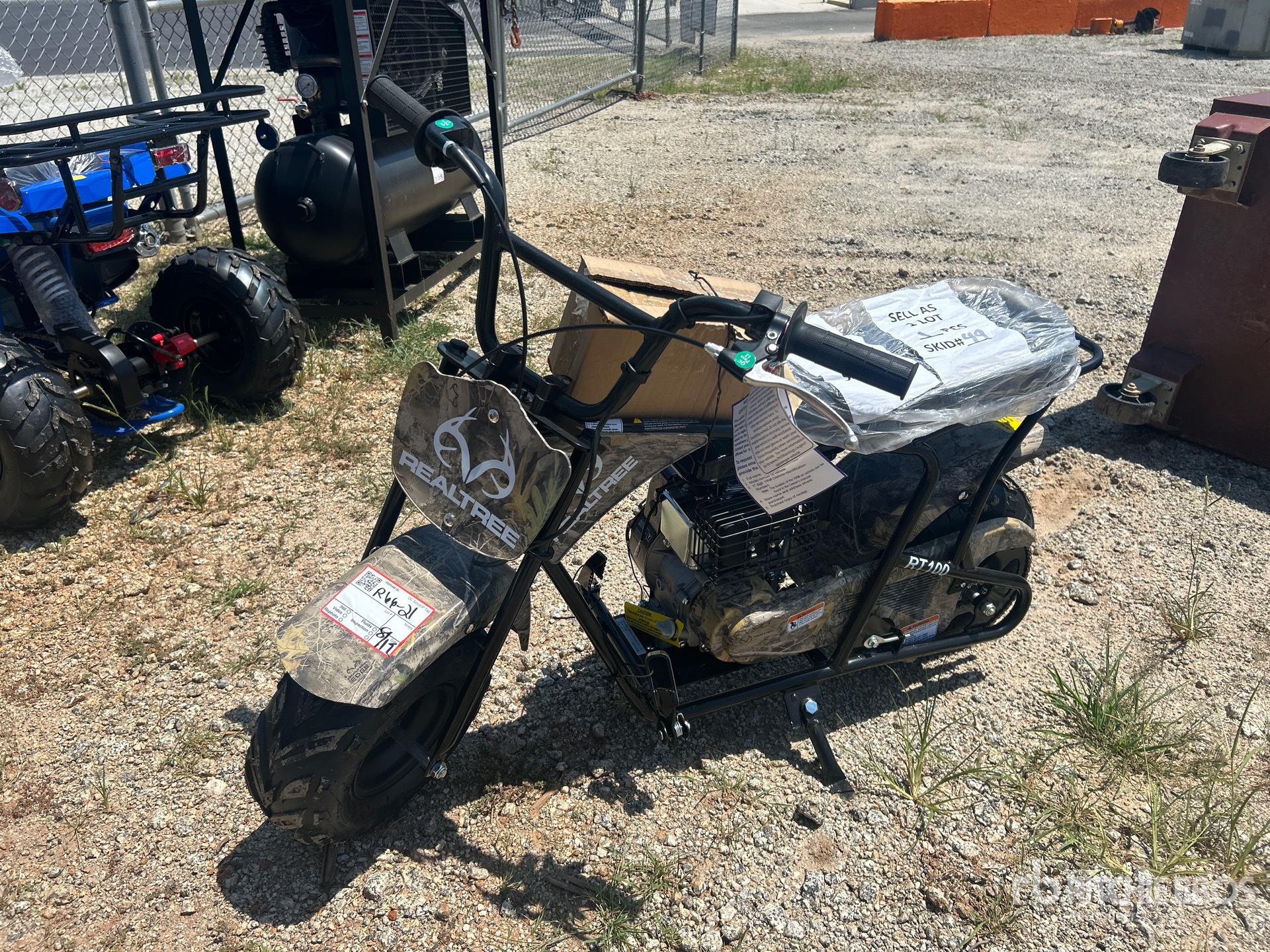 General Appearance with Picture, Left Front Corner