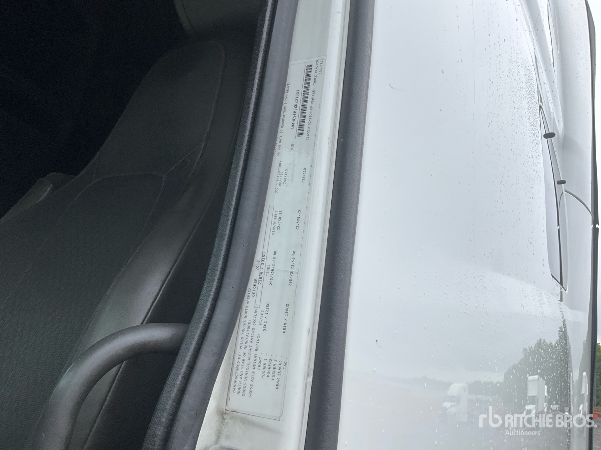 2019 Volvo VNL760