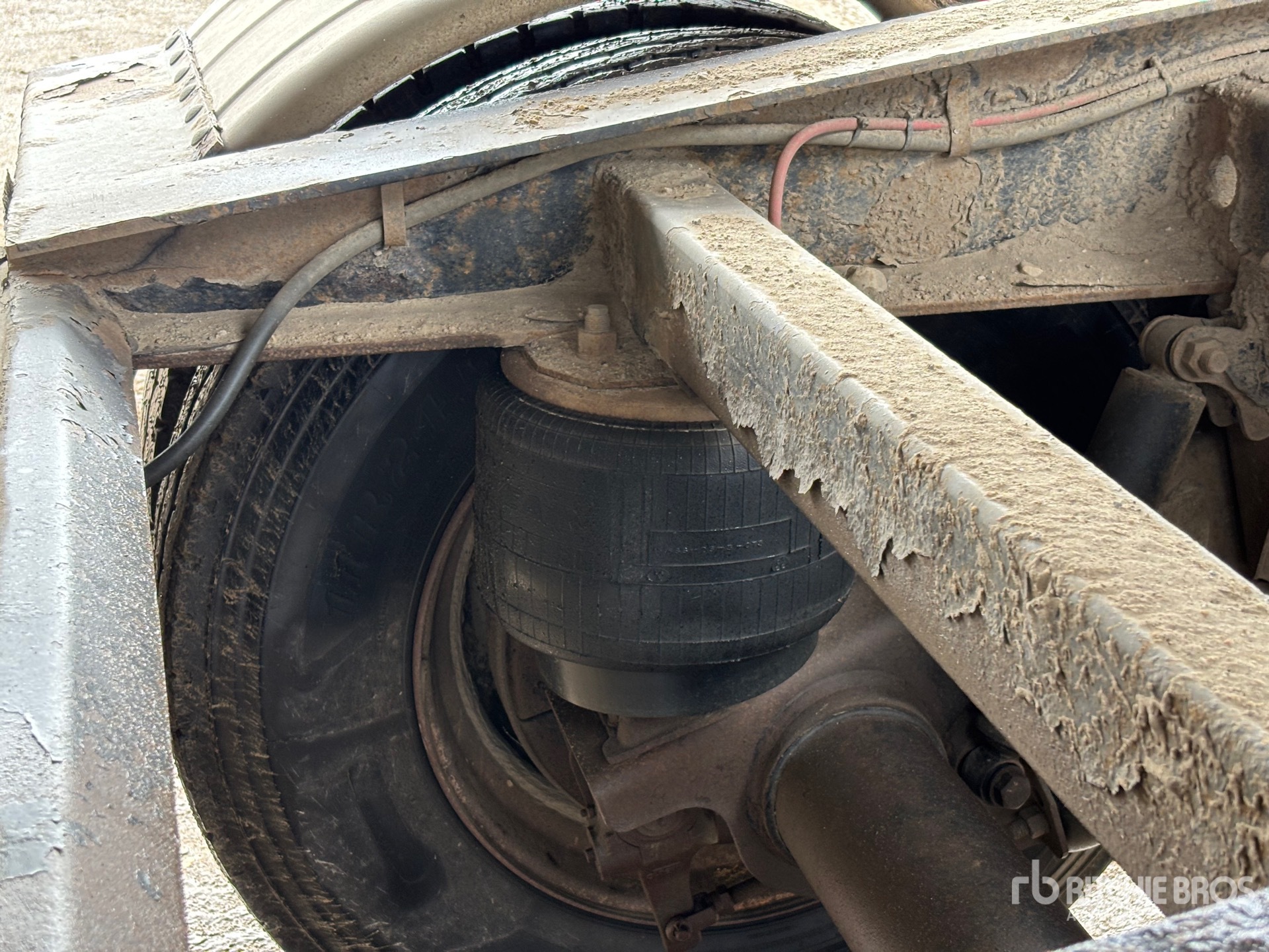 2010 Load King  28 FT SUPER B-TRAIN LEAD