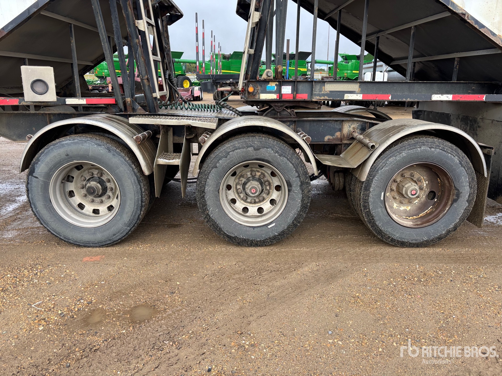 2010 Load King  28 FT SUPER B-TRAIN LEAD