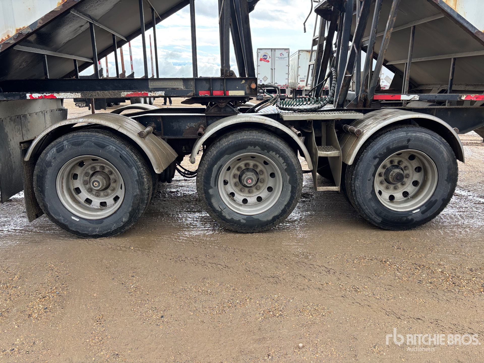 2010 Load King  28 FT SUPER B-TRAIN LEAD