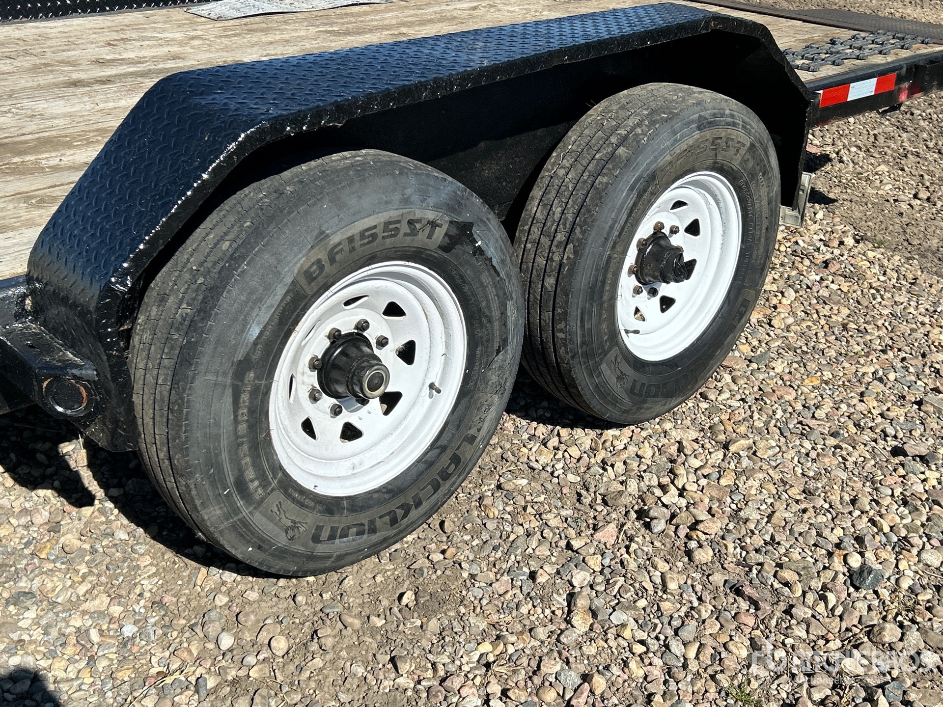 Load Trail 16 ft T/A