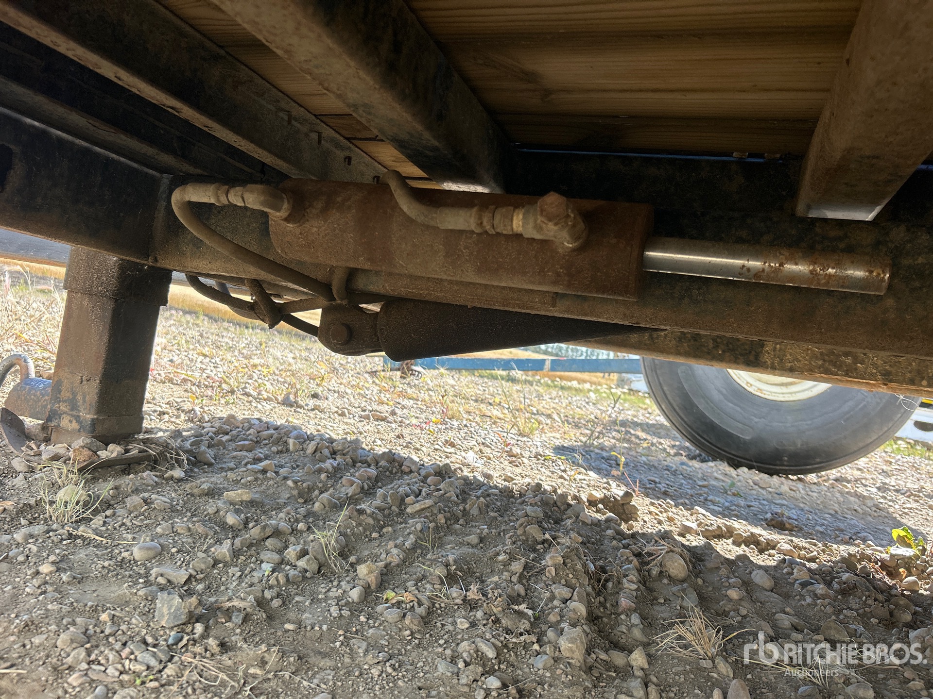 Load Trail 16 ft T/A