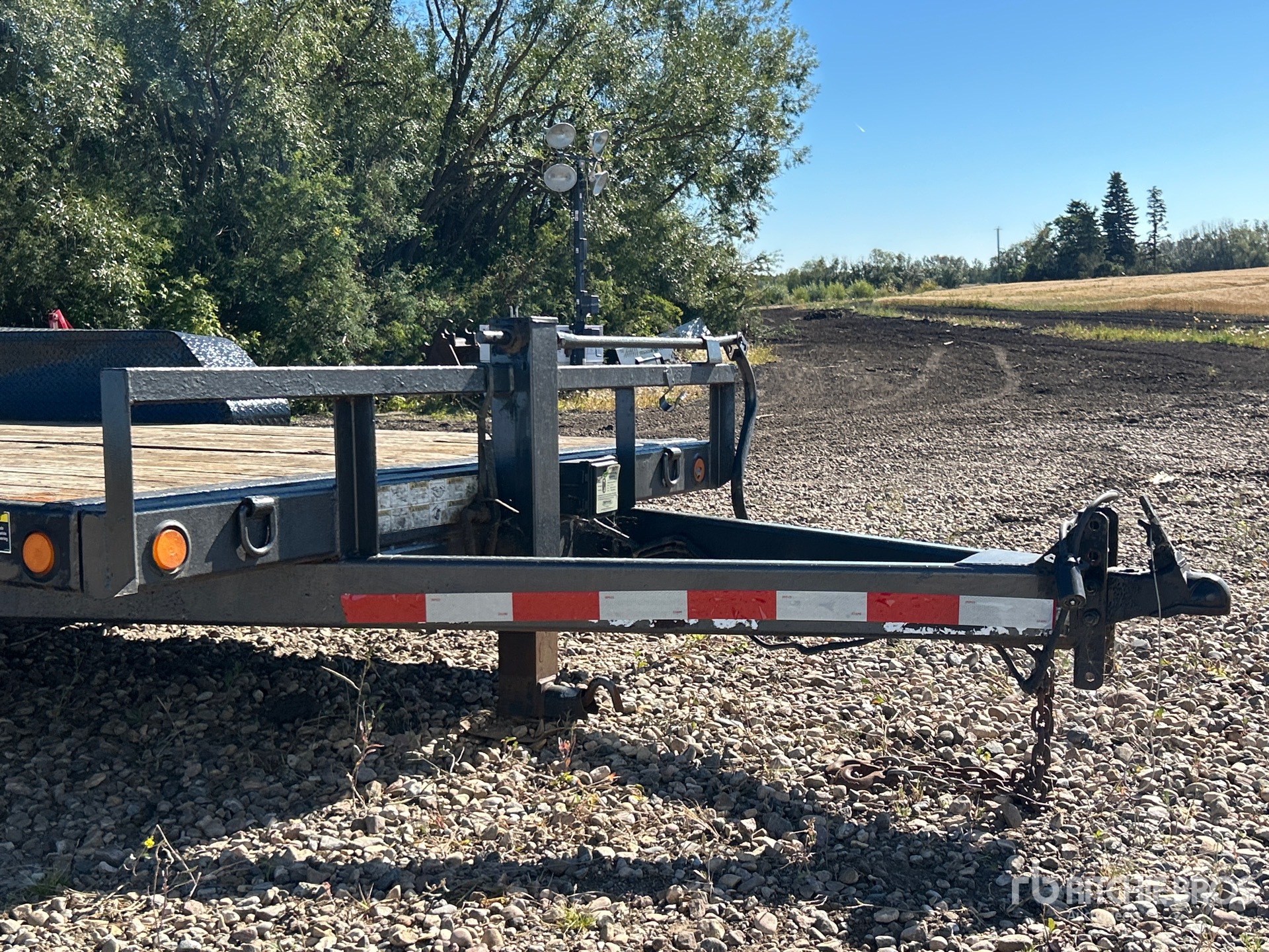 Load Trail 16 ft T/A