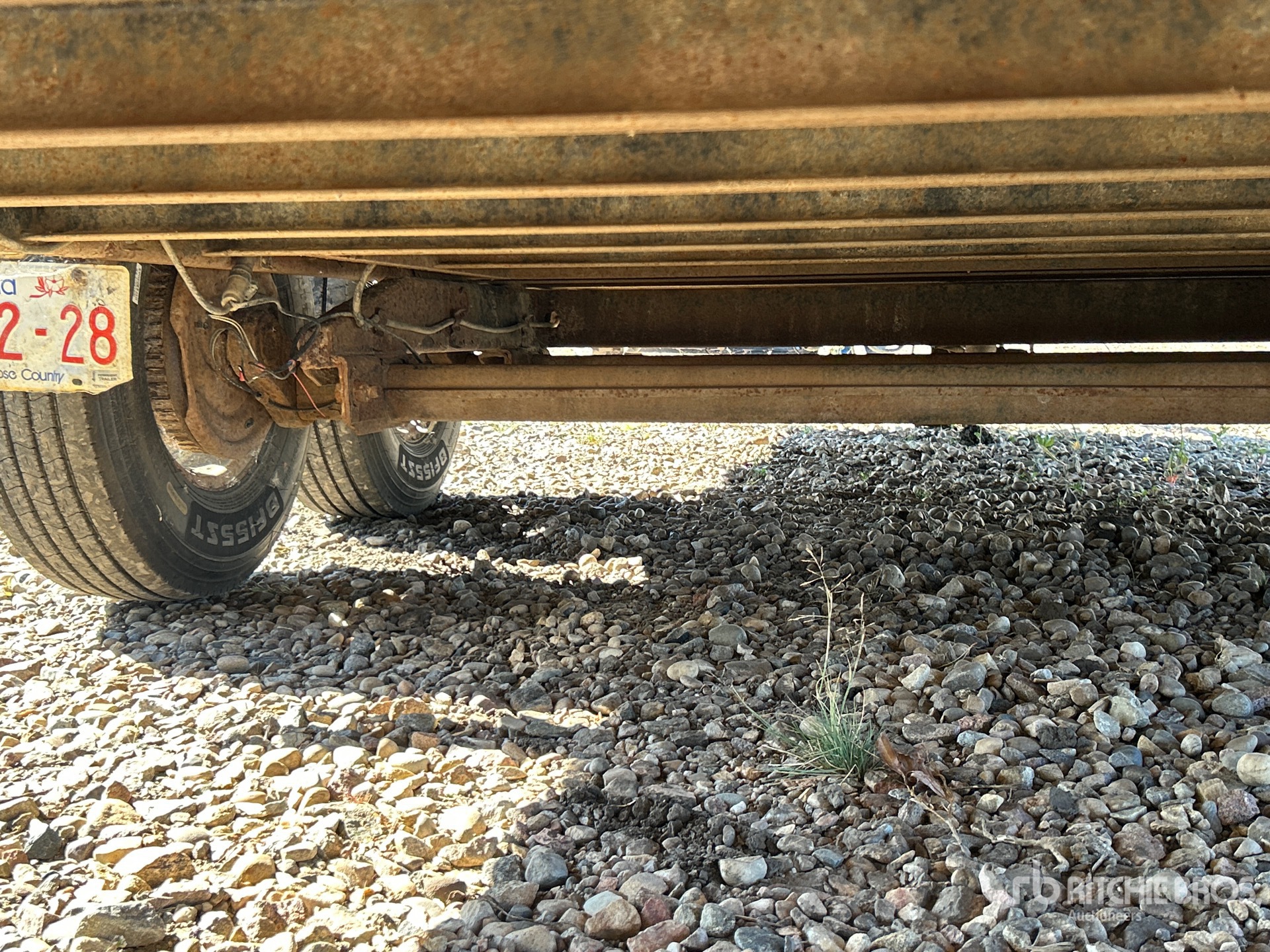 Load Trail 16 ft T/A