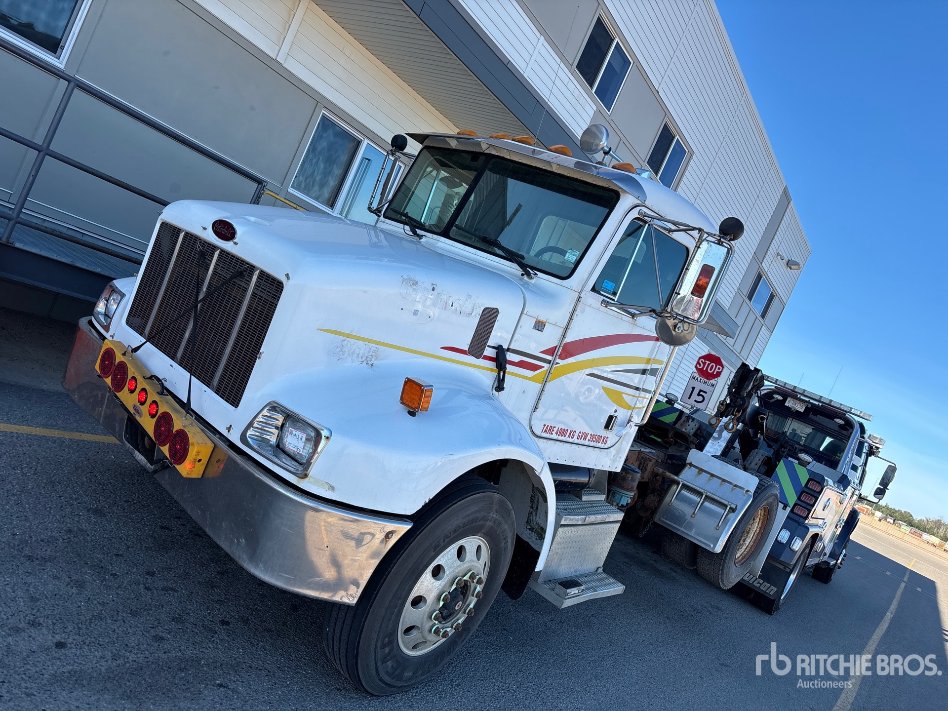 2004 Peterbilt 330