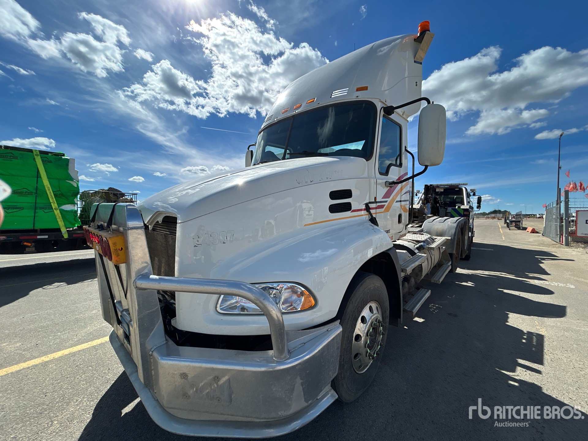 Photo of 2013 Mack CXU613
