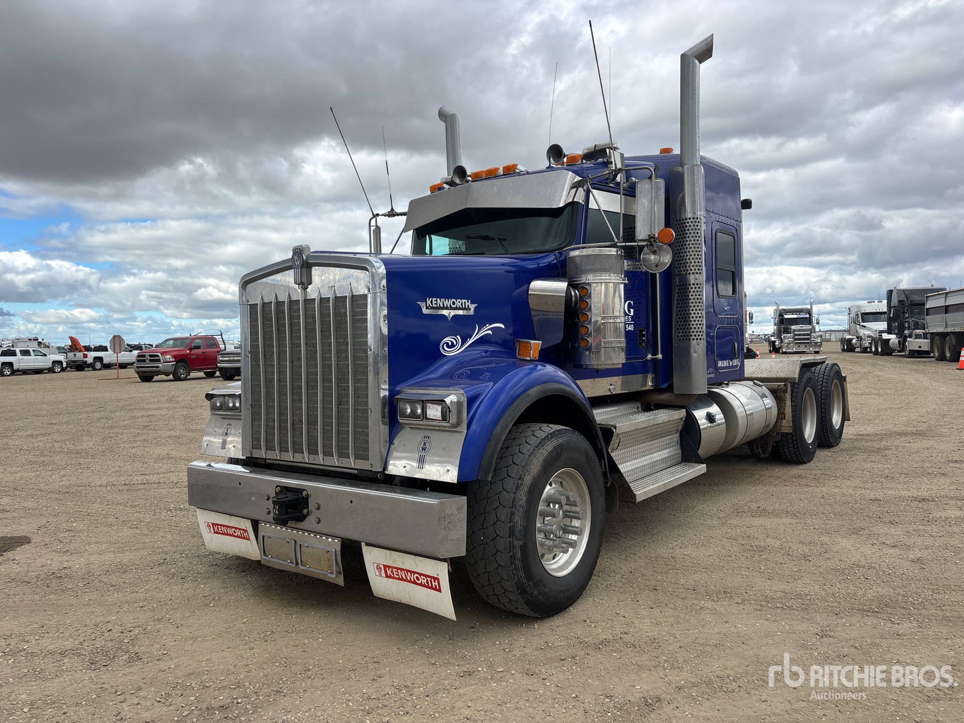 Photo of 2021 Kenworth W900