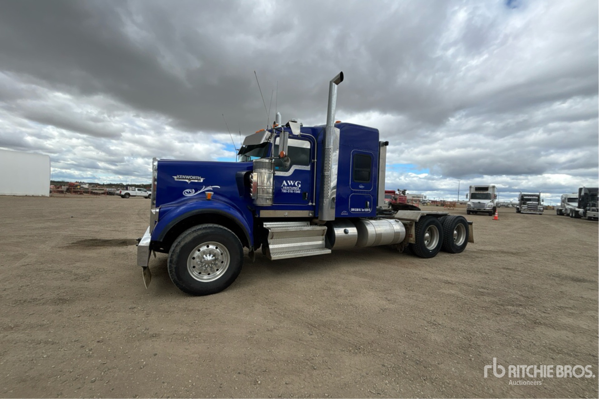 2021 Kenworth W900