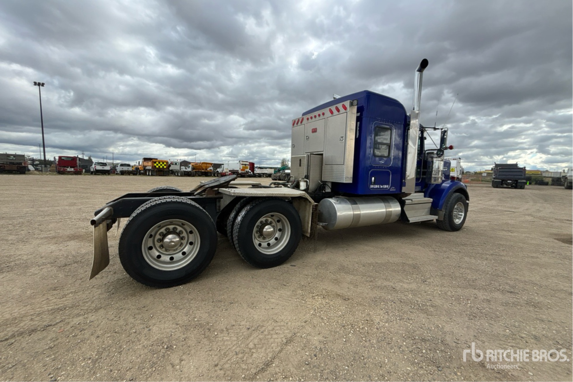 2021 Kenworth W900