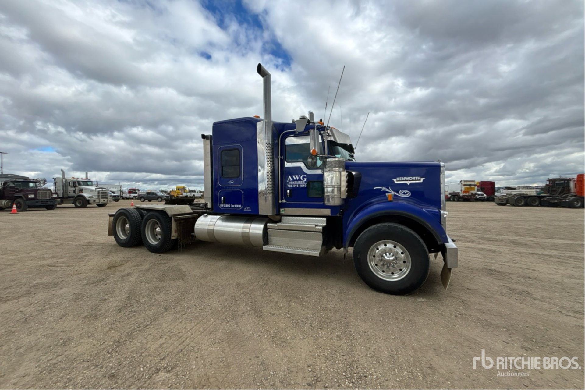 2021 Kenworth W900