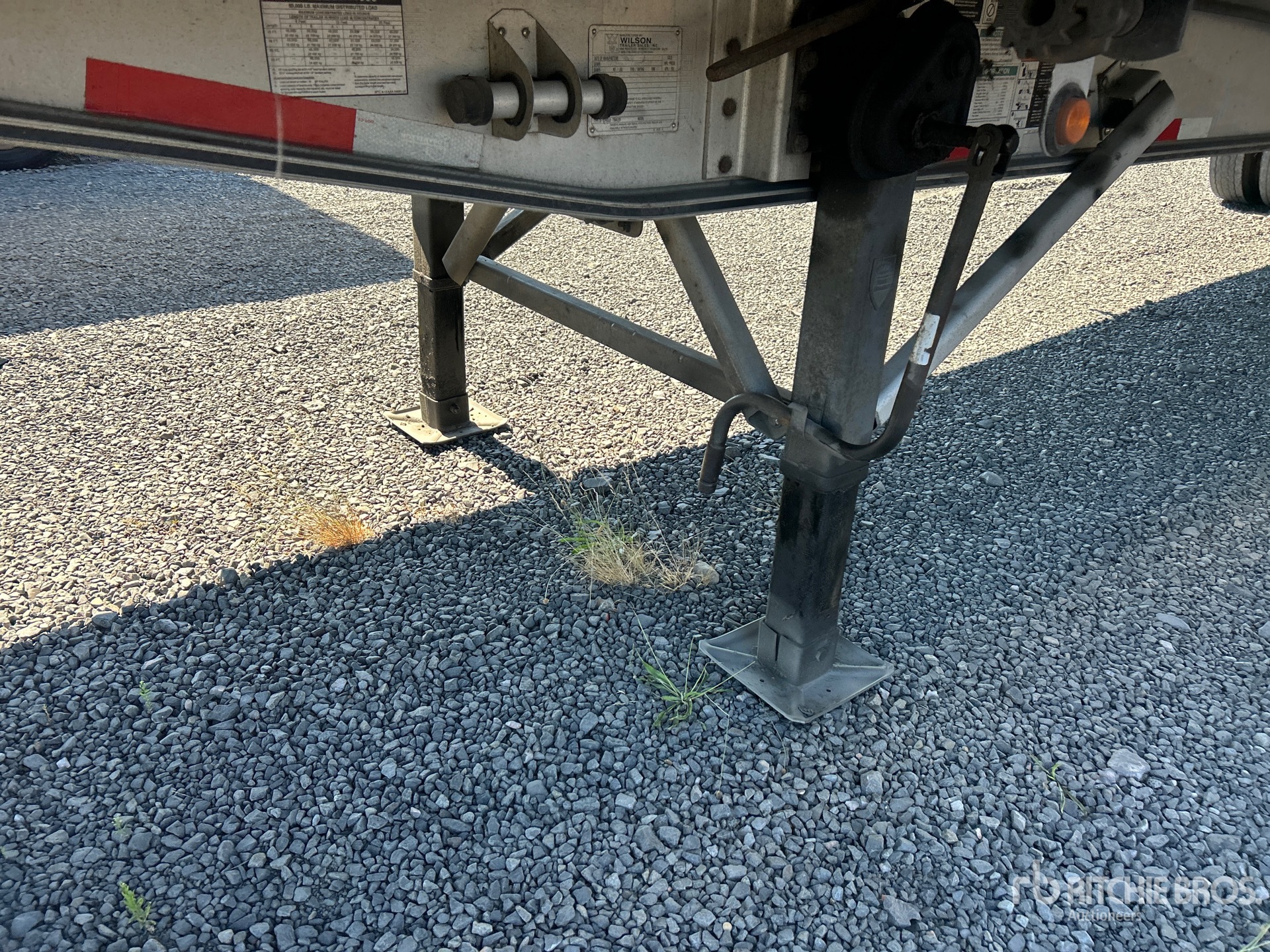 2013 Wilson 48 FT T/A SPREAD AXLE