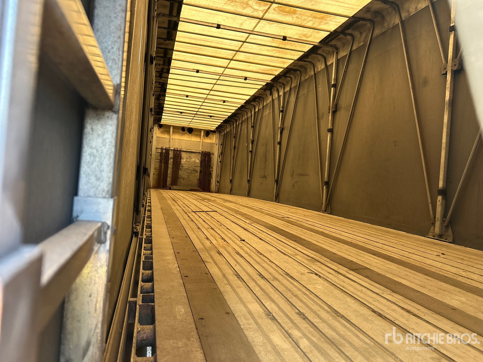 2013 Wilson 48 FT T/A SPREAD AXLE