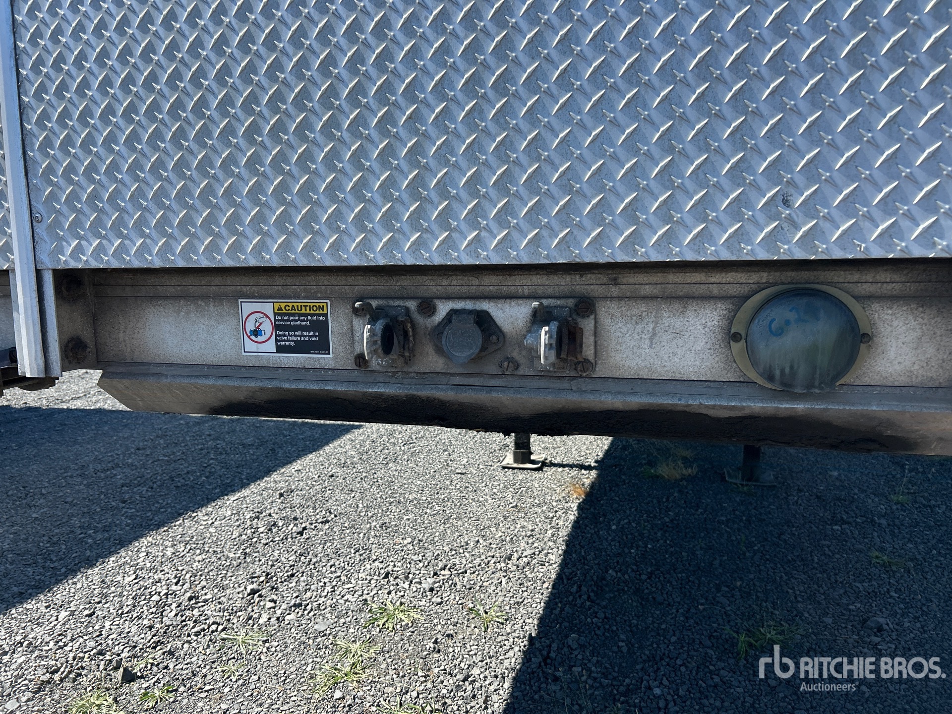 2013 Wilson 48 FT T/A SPREAD AXLE