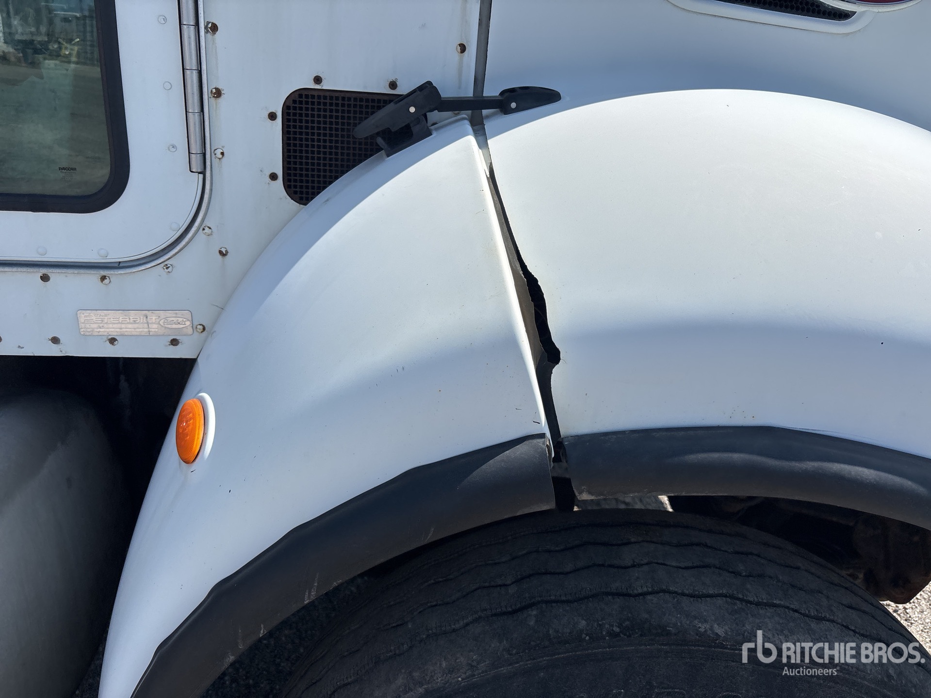 2006 Peterbilt 335