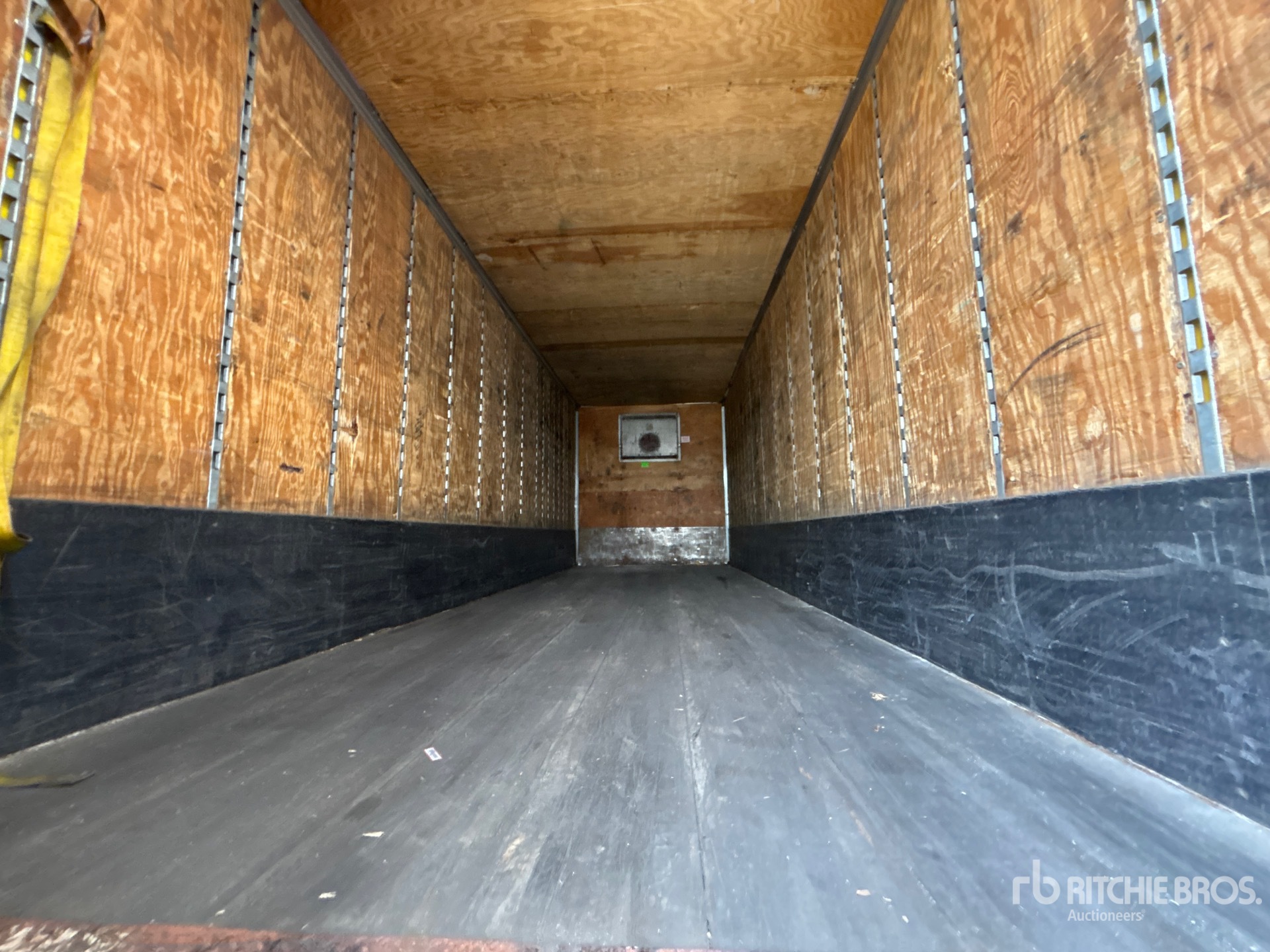 2009 Trailmobile 28 FT X 102 IN S/A HEATED
