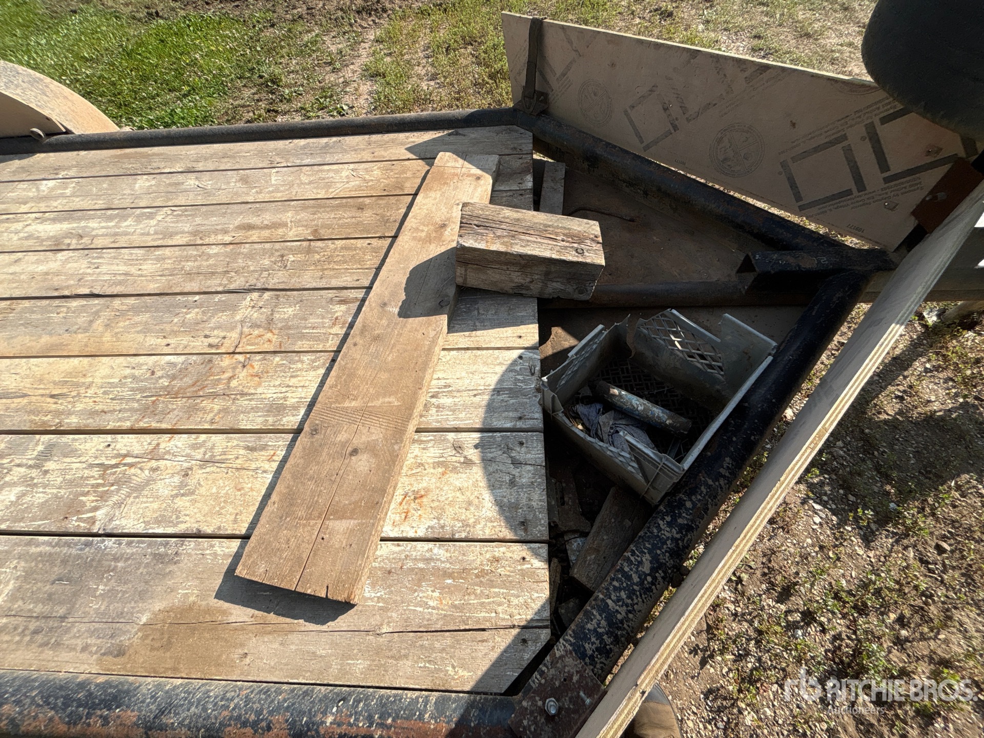2001 Monarch 18 FT T/A