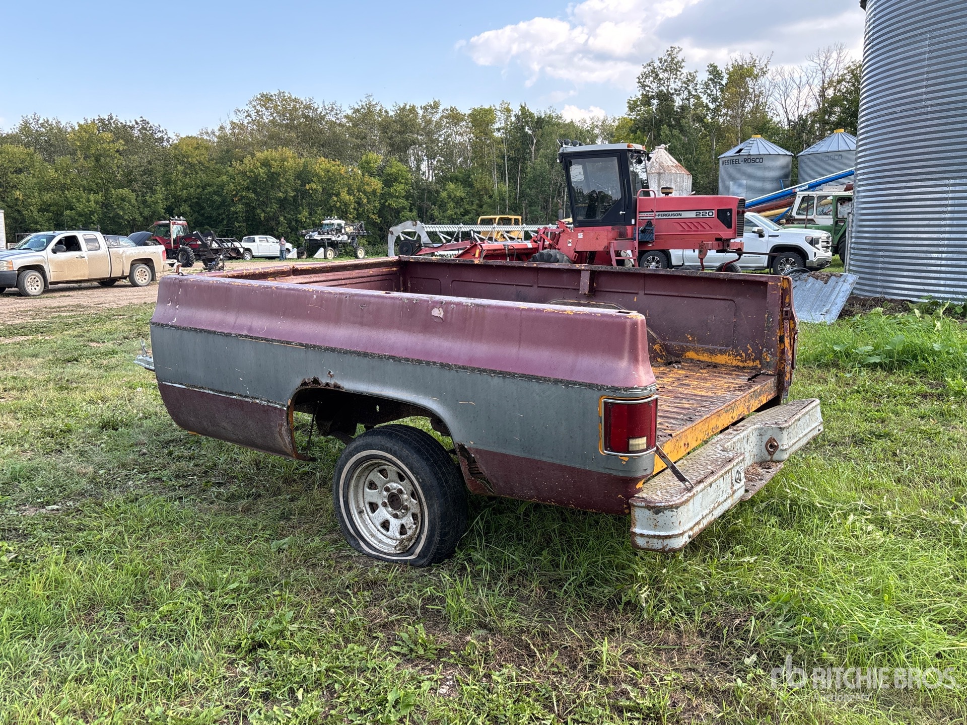 General Appearance with Picture, Left Rear Corner