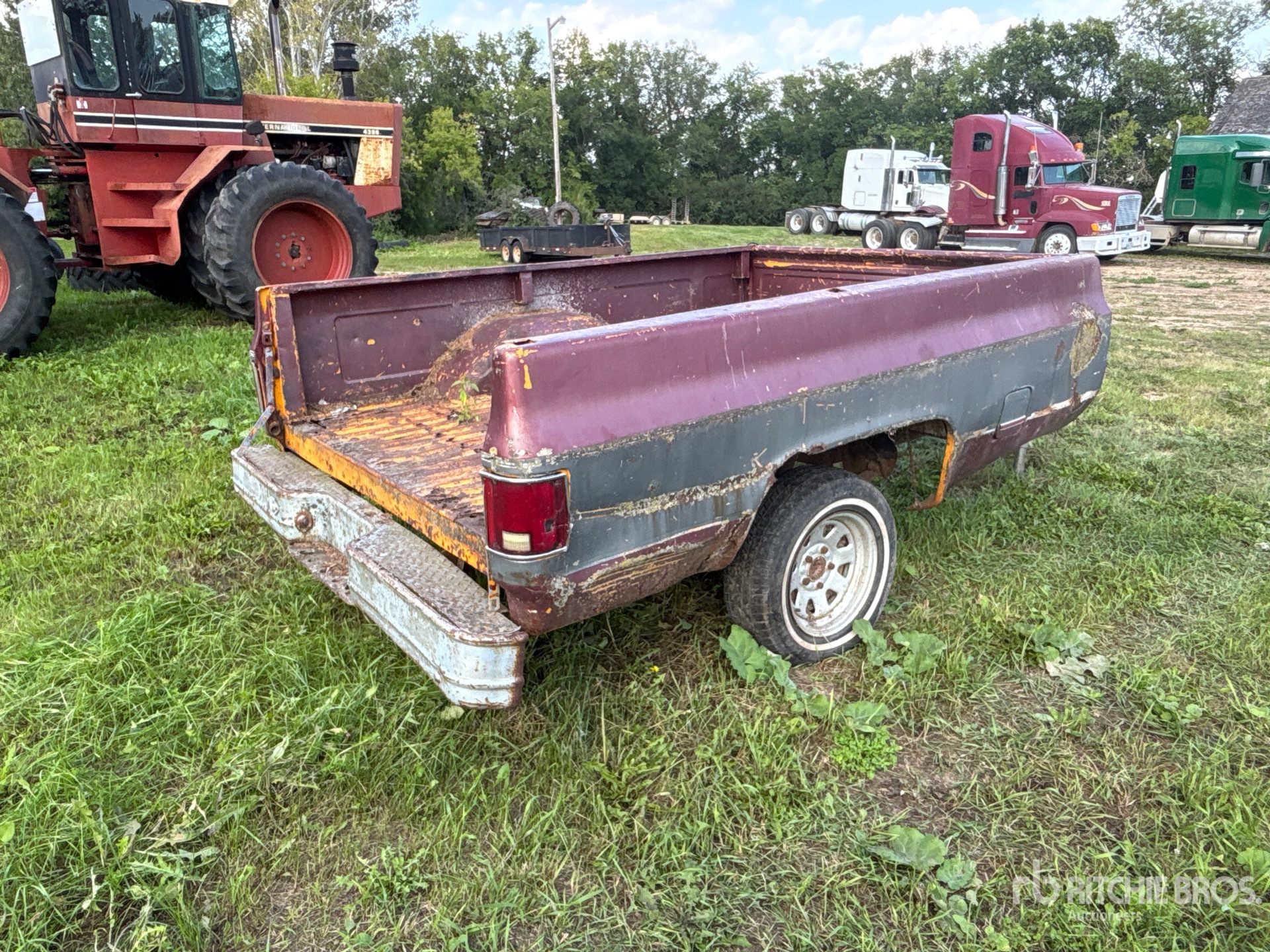 General Appearance with Picture, Right Rear Corner