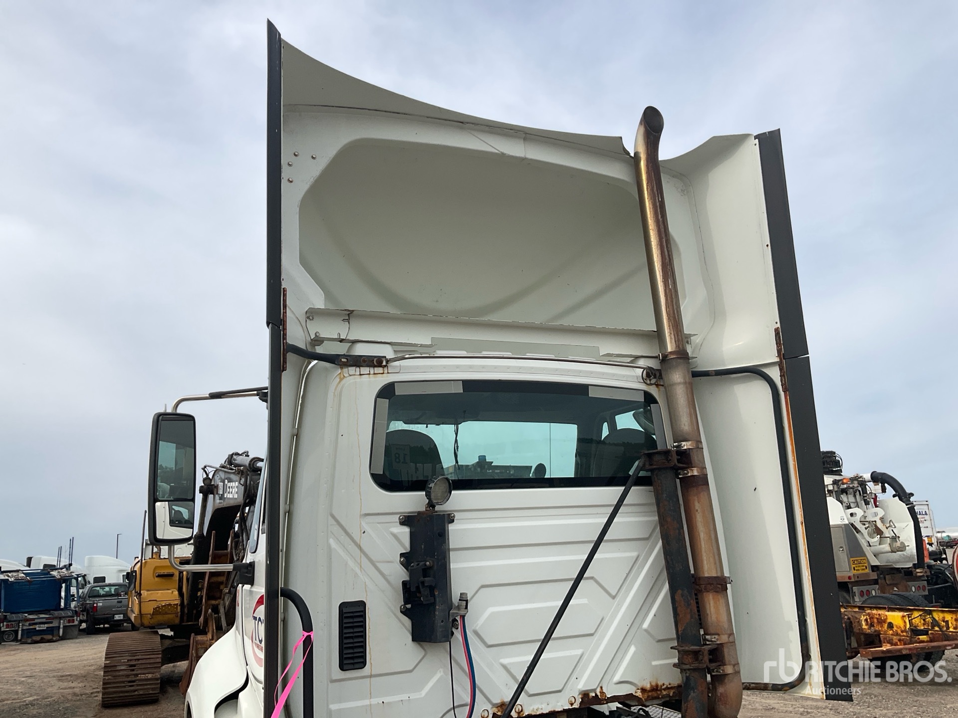 2015 International PROSTAR+ 122