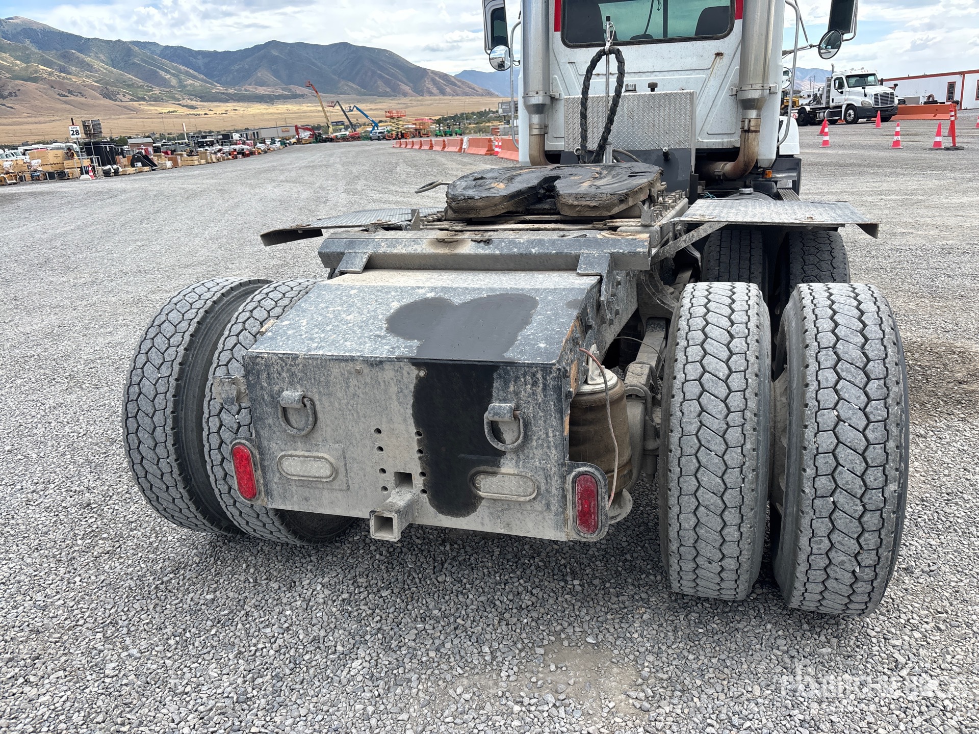 2004 Mack CX613