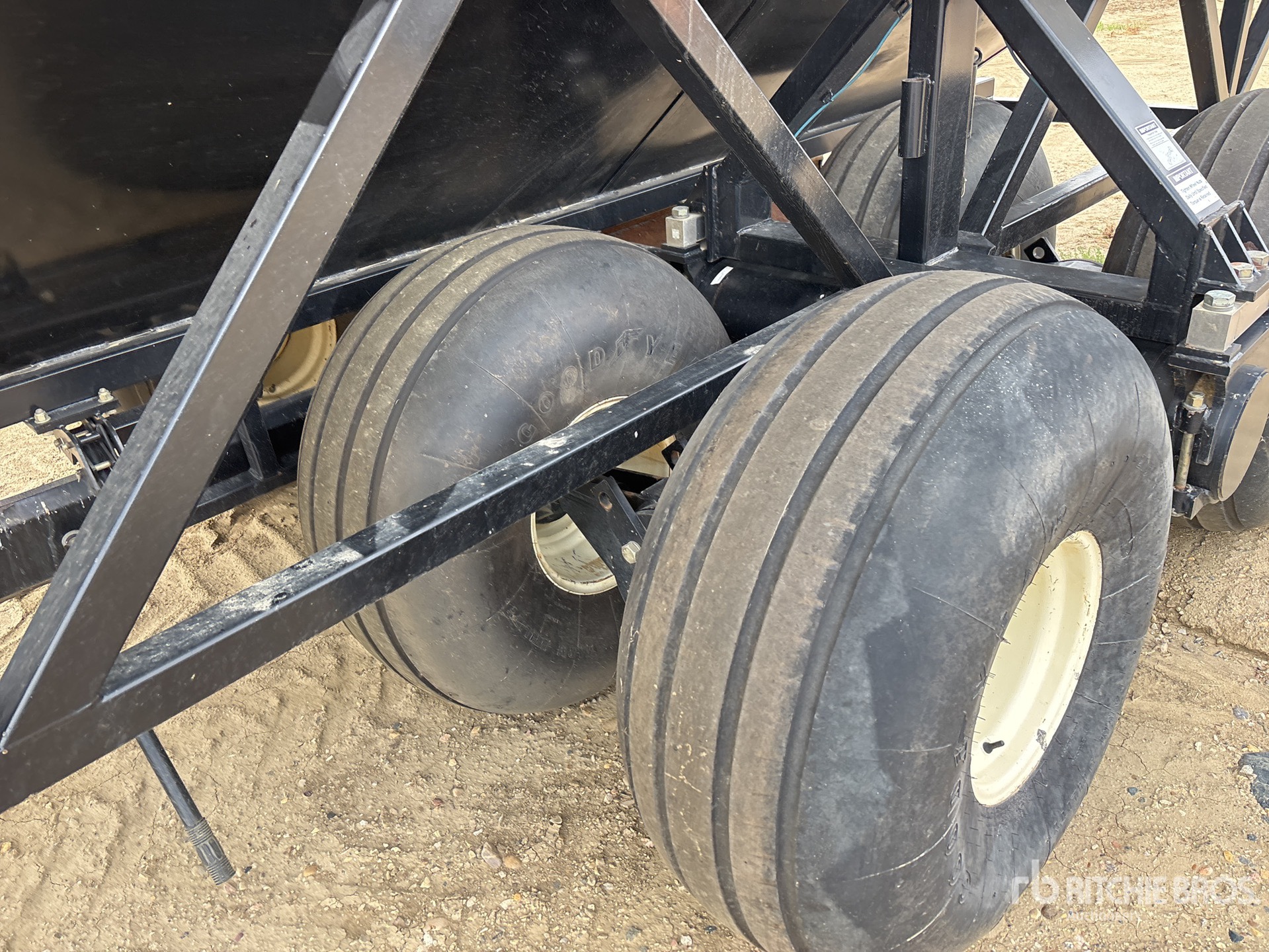 2006 Bourgault 1100