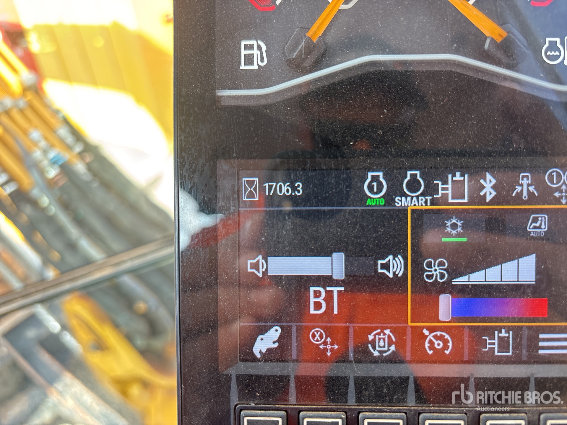 2022 Caterpillar 304