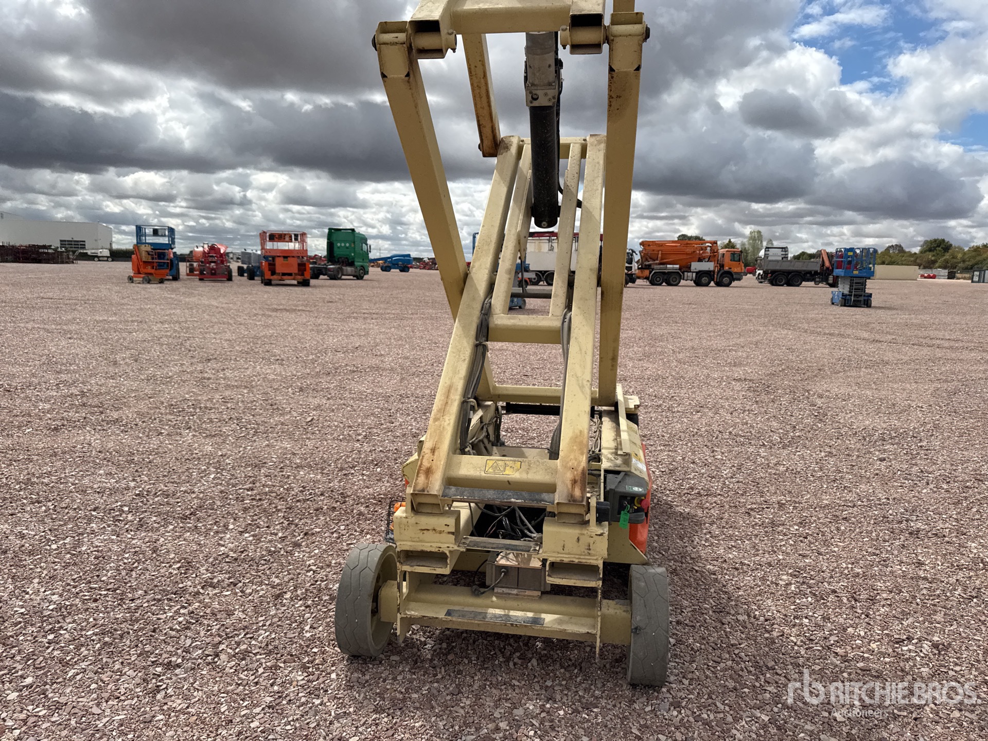 2014 JLG 3246ES