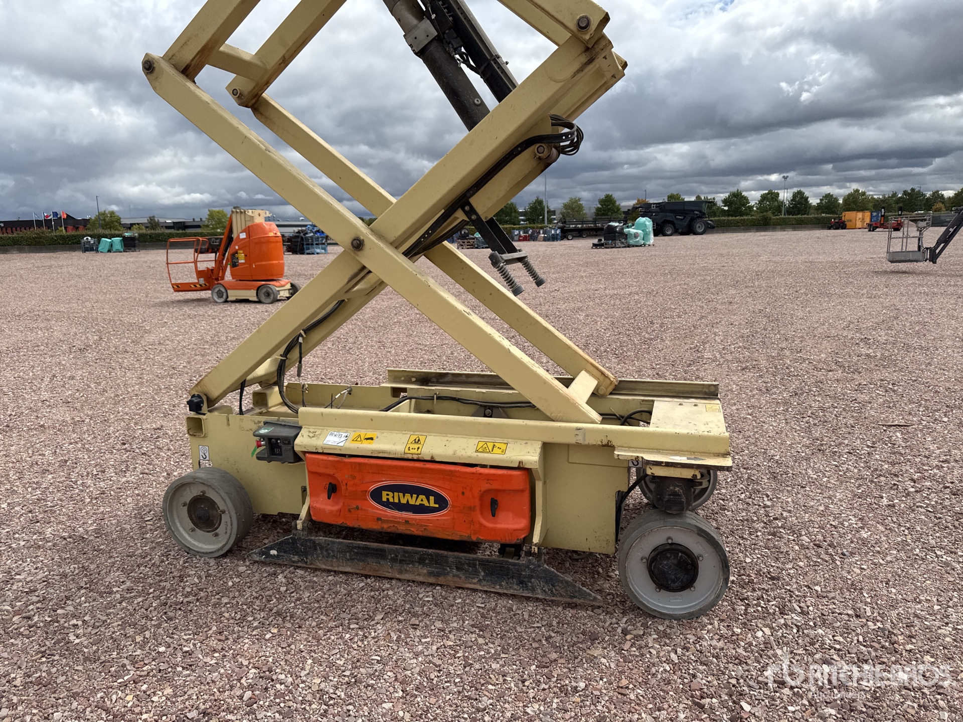 2014 JLG 3246ES