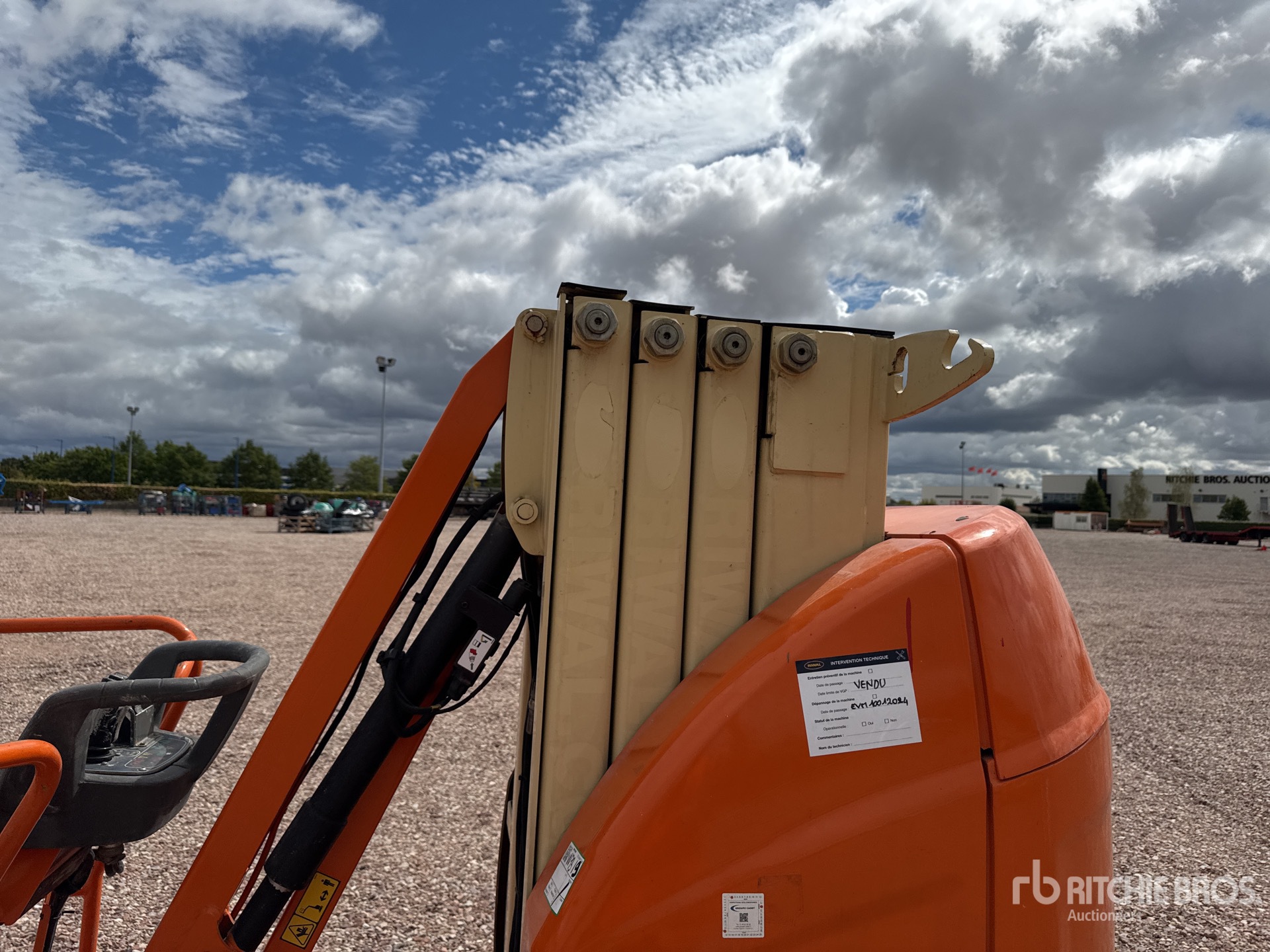 2012 JLG TOUCAN 10E
