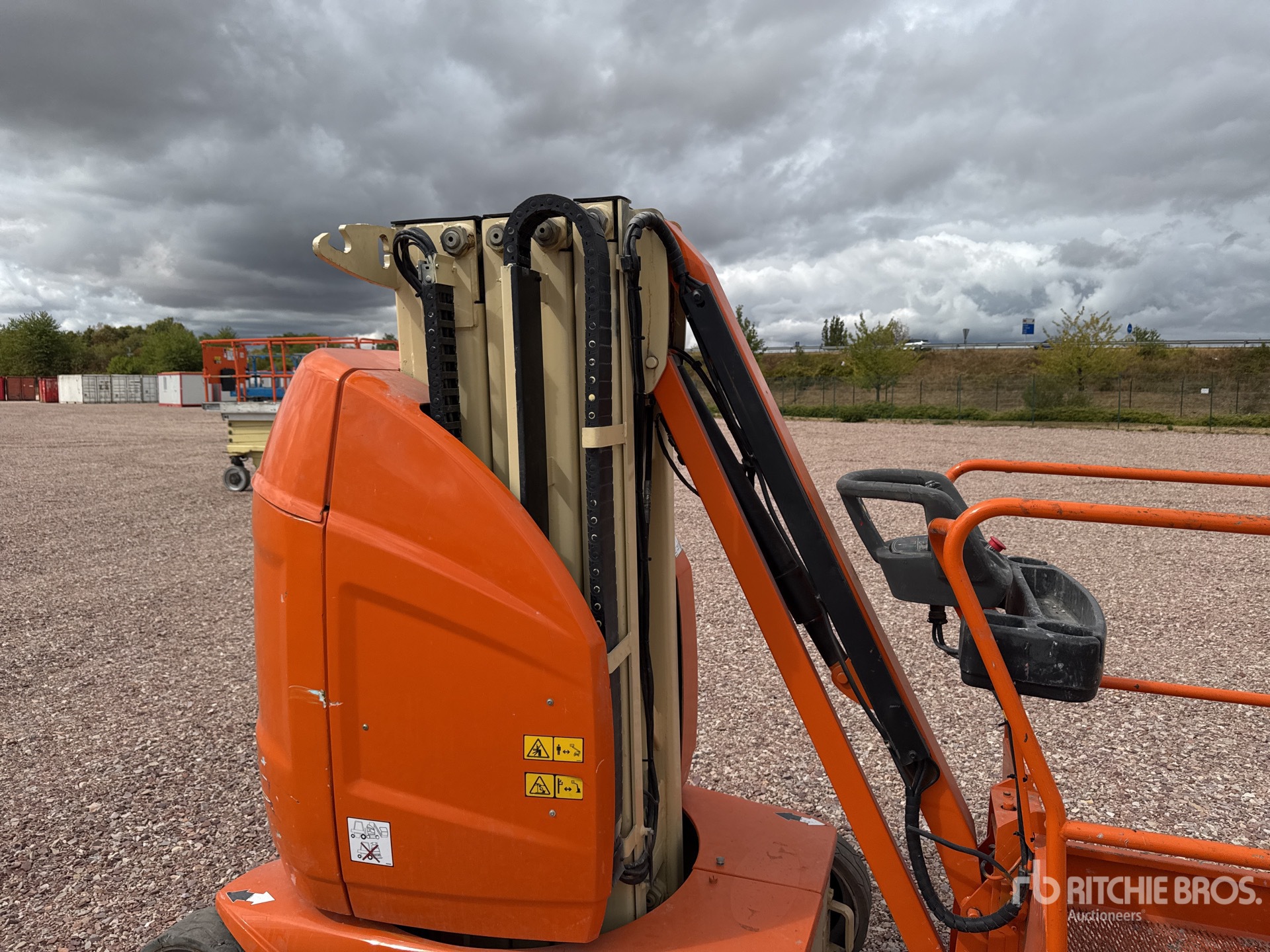 2012 JLG TOUCAN 10E