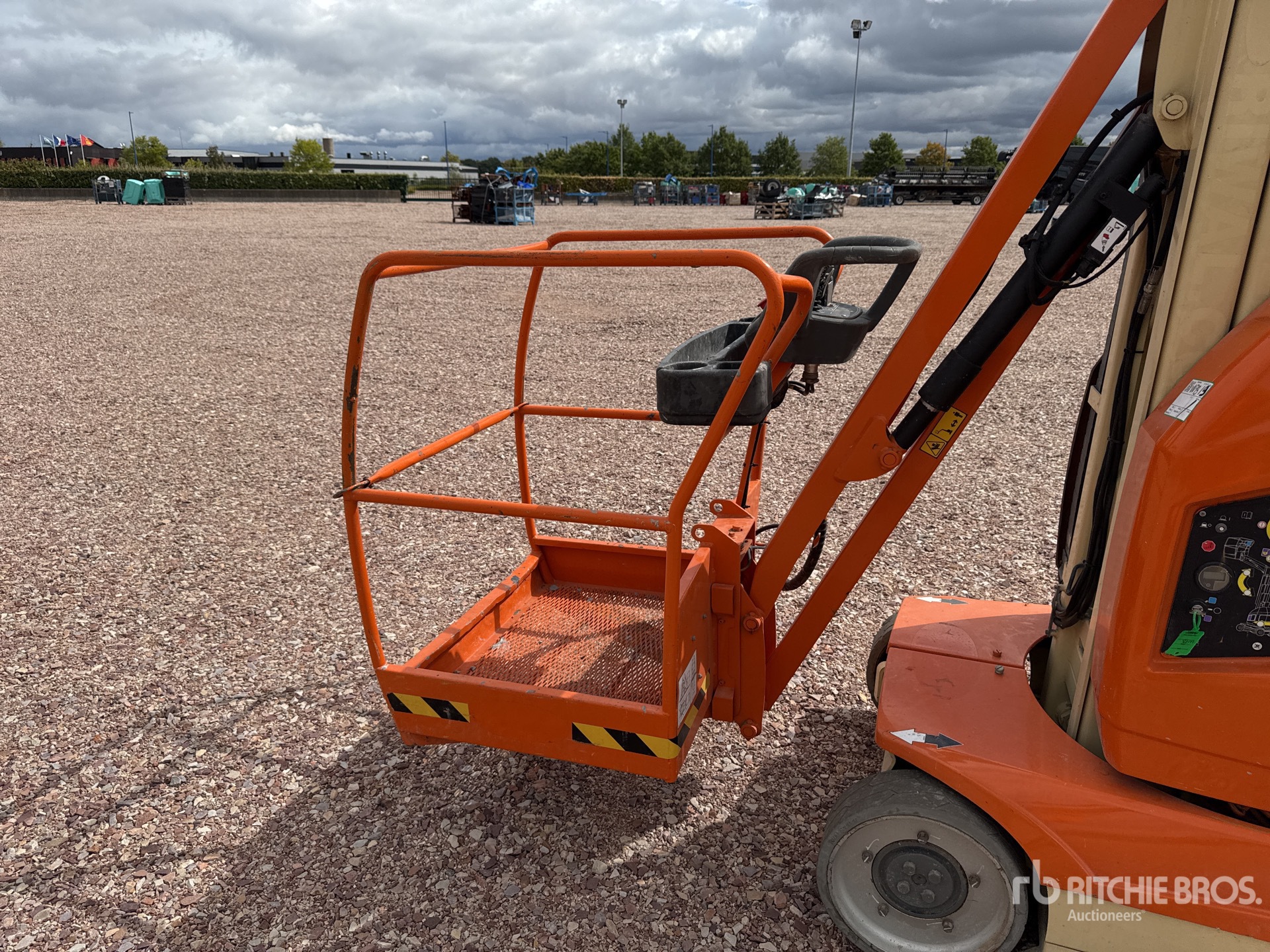 2012 JLG TOUCAN 10E