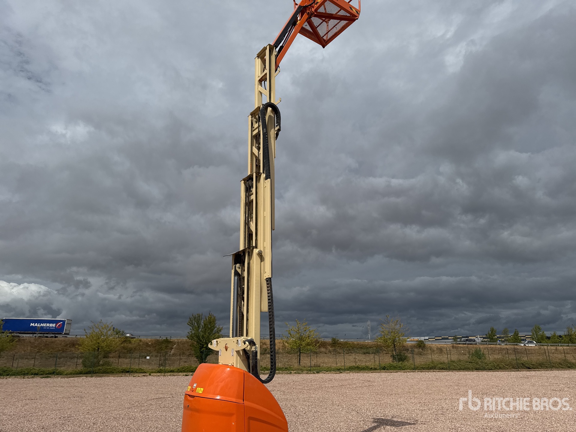 2012 JLG TOUCAN 10E